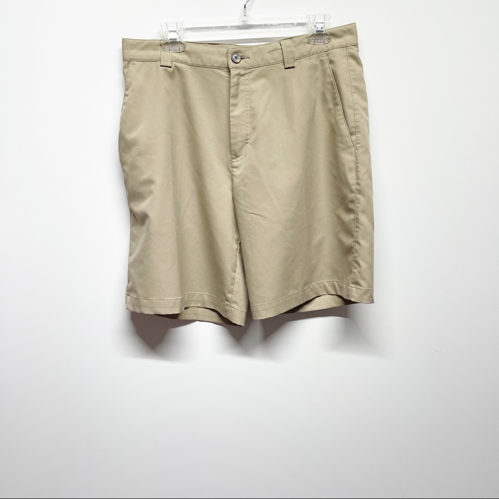 Adidas men’s flat size 32 tan khaki golf shorts